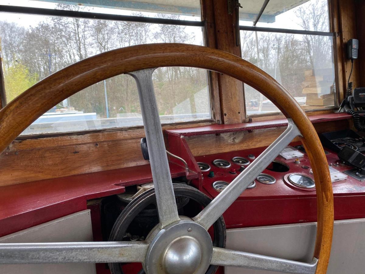 Peniche "Louise Michel" Sejournez Dans L'Appartement Du Capitaine, Offrez Vous Une Experience Inoubliable Au Fil De L'Eau Douai Eksteriør bilde