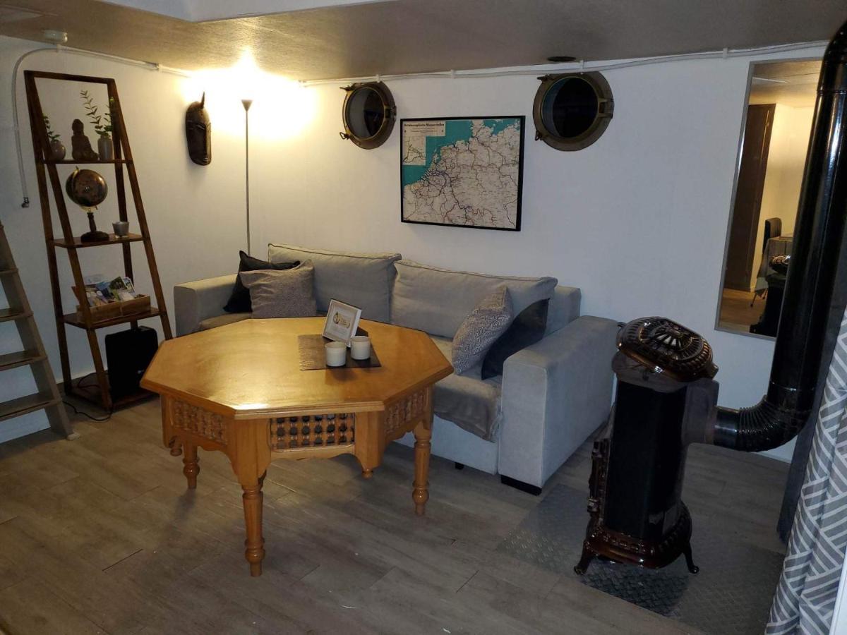 Peniche "Louise Michel" Sejournez Dans L'Appartement Du Capitaine, Offrez Vous Une Experience Inoubliable Au Fil De L'Eau Douai Eksteriør bilde