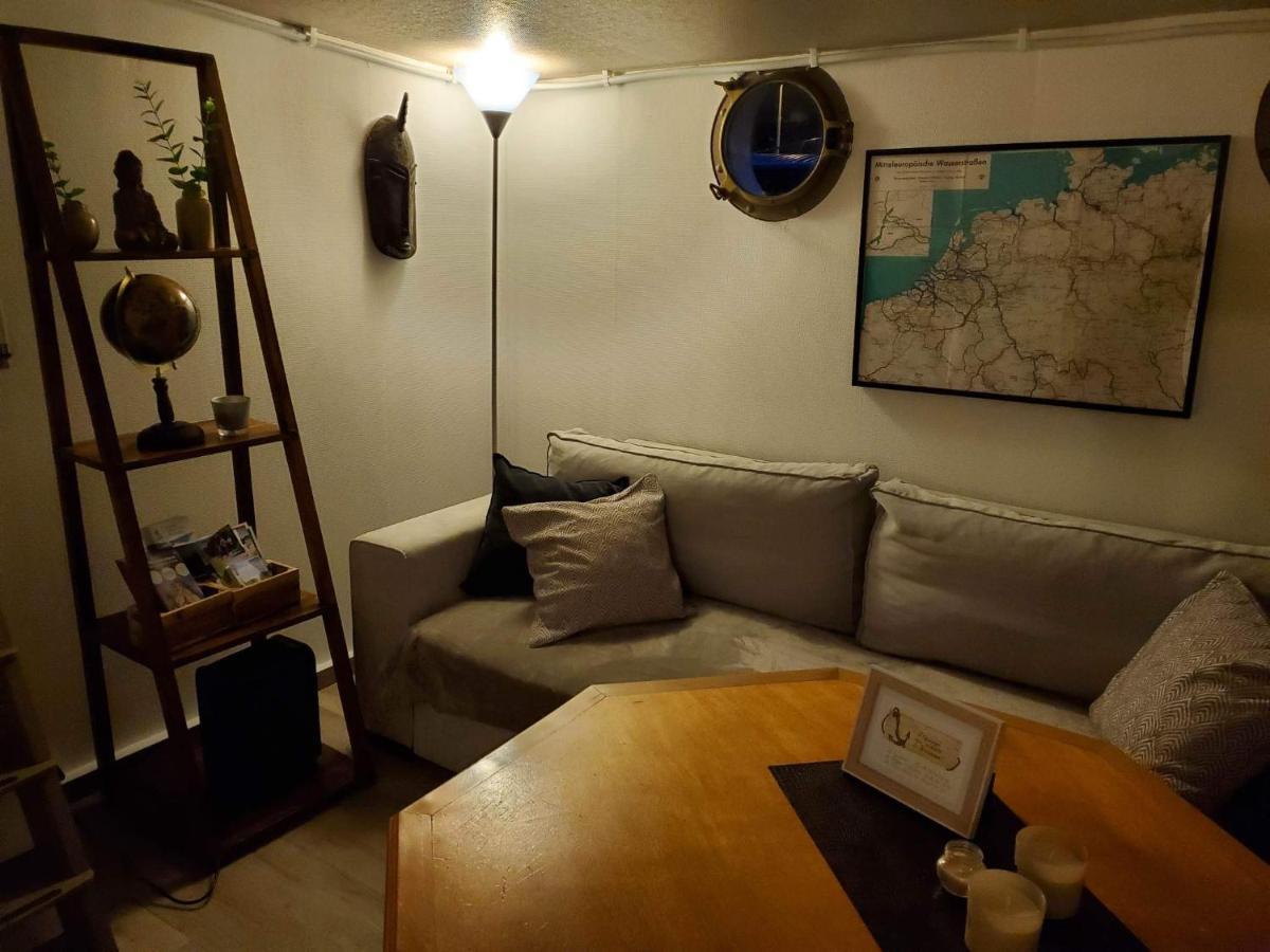 Peniche "Louise Michel" Sejournez Dans L'Appartement Du Capitaine, Offrez Vous Une Experience Inoubliable Au Fil De L'Eau Douai Eksteriør bilde