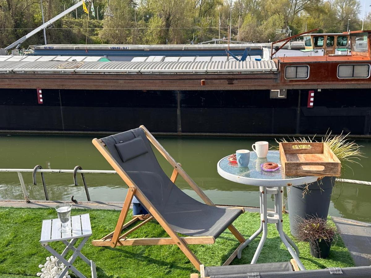 Peniche "Louise Michel" Sejournez Dans L'Appartement Du Capitaine, Offrez Vous Une Experience Inoubliable Au Fil De L'Eau Douai Eksteriør bilde